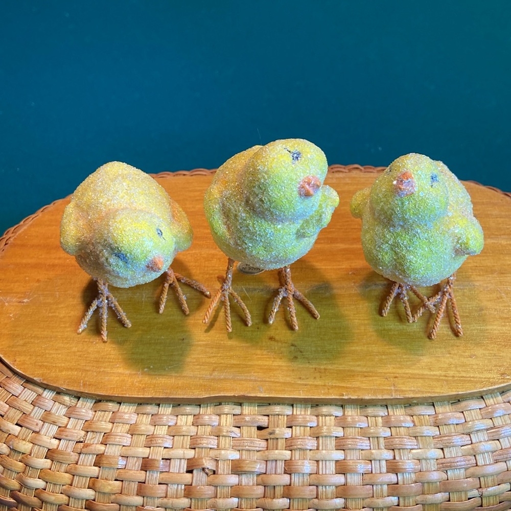 ADORABLE sparkly chicks - set of 3 - perfect for Easter decorating!